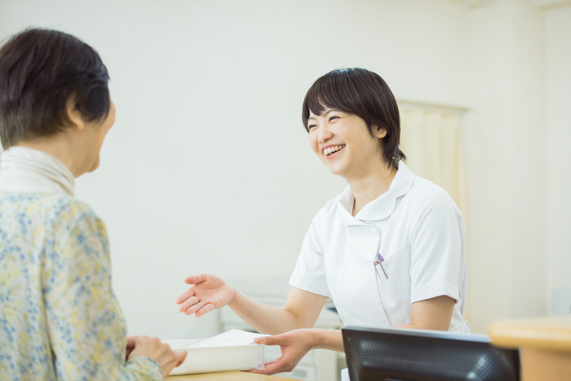 受付・問診票の記入